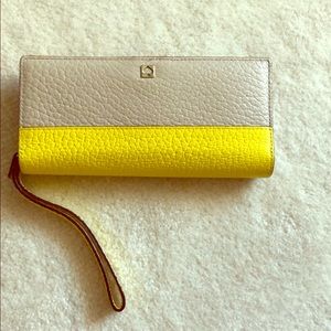 Kate Spade wristlet Wallet